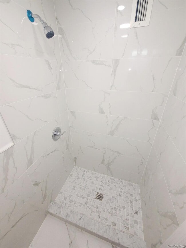 Building Photo - 67-39 Clyde St