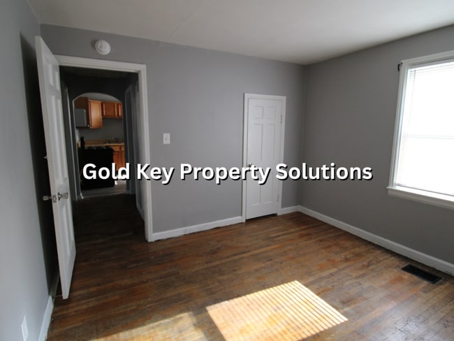 Building Photo - MUNCIE 2 BR 1 BA House with Central Air and 2-Car Garage (SECTION 8 APPROVED)