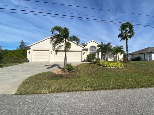 Building Photo - 15144 Lakeland Cir