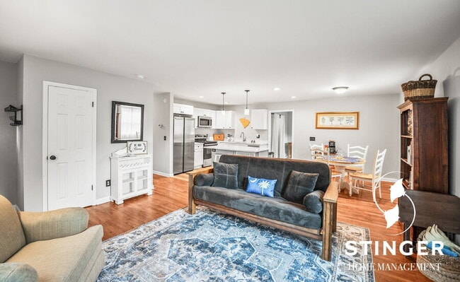 Building Photo - 907 Belleview Cir W