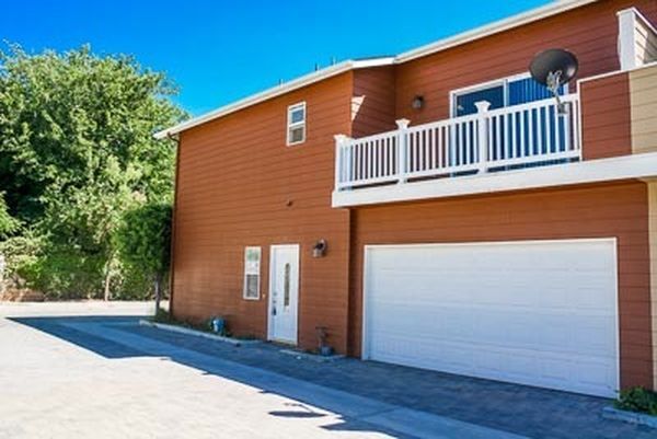 Building Photo - 1918 Kelly Ave