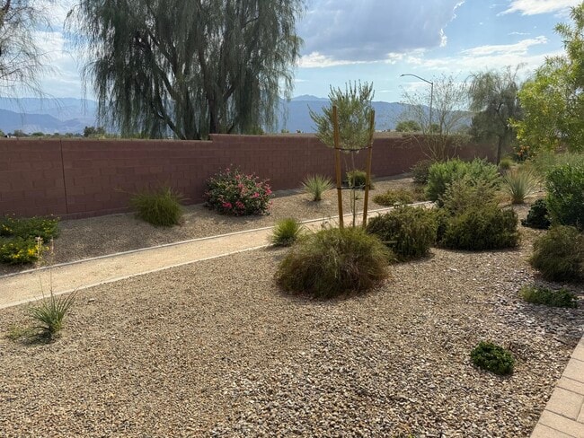Building Photo - 82721 Rosewood Dr