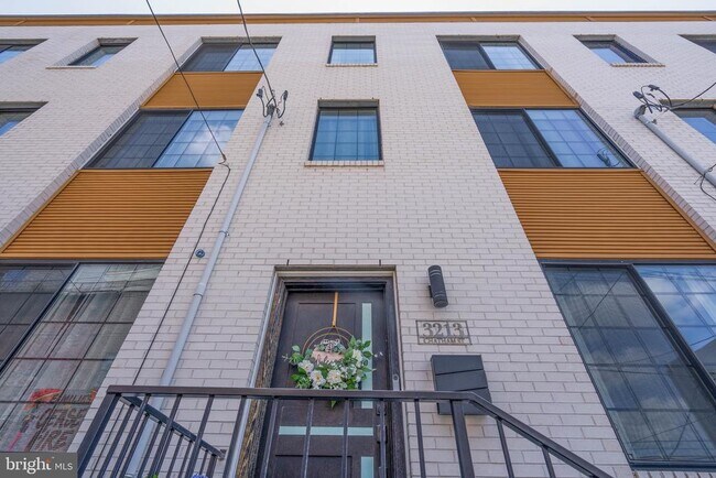 Building Photo - 3213 Chatham St