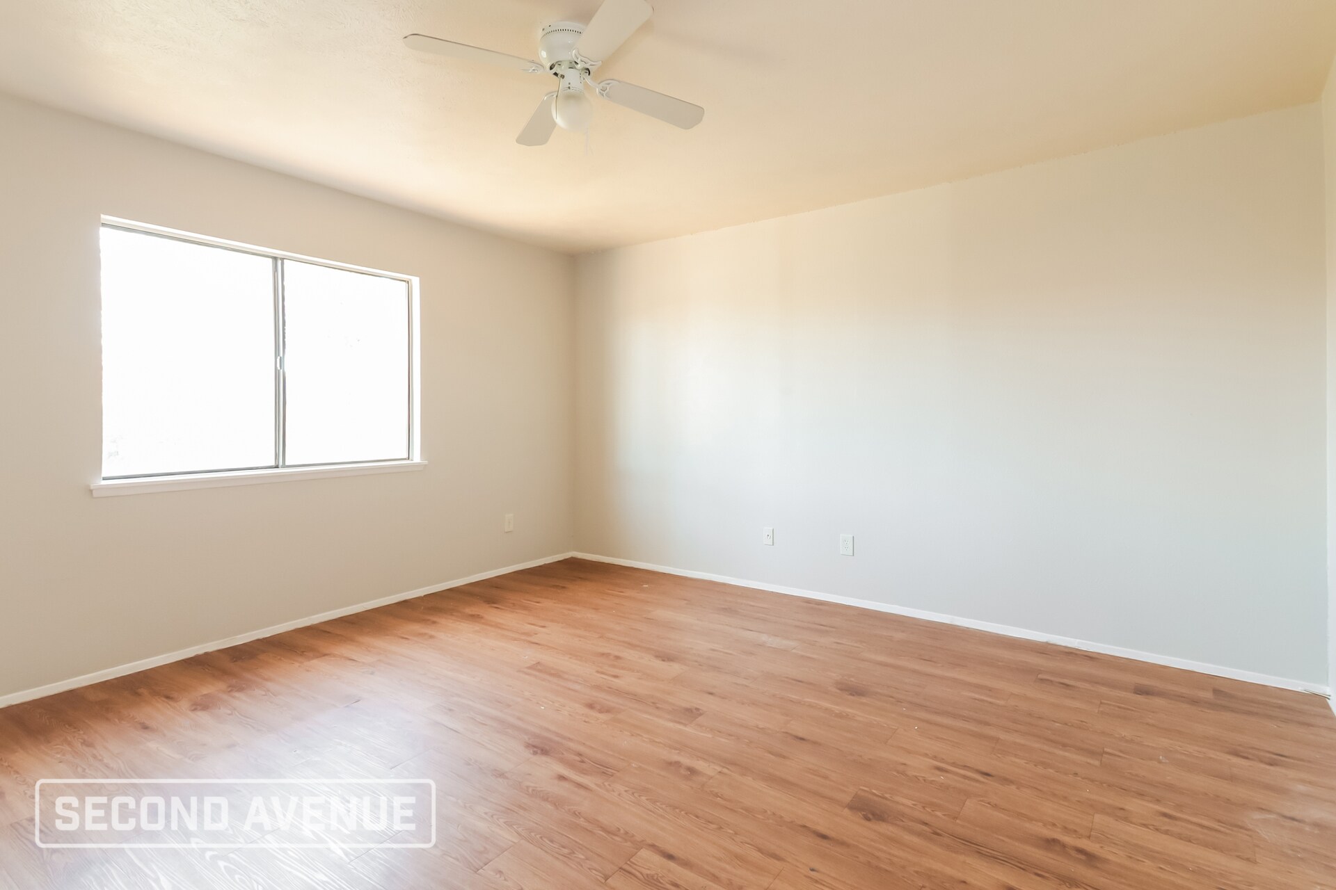 Building Photo - 416 Woodcrest Way