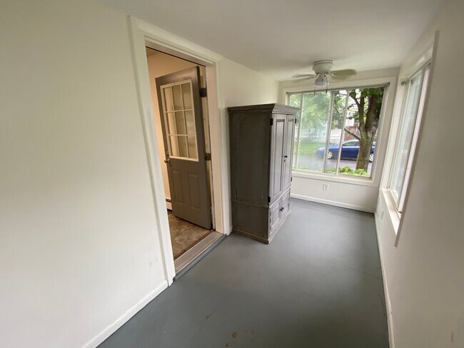 Building Photo - 125 Manhattan Dr