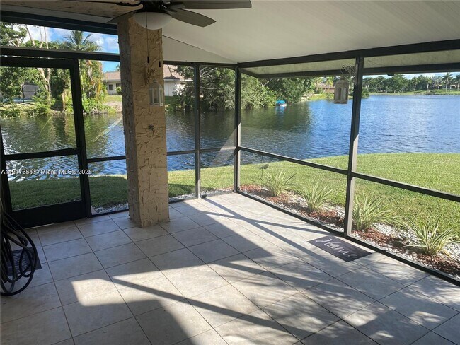 Building Photo - 200 Wimbledon Lakes Dr