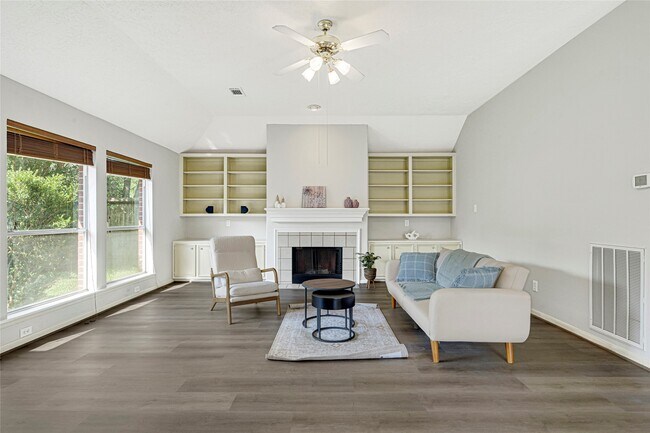 Building Photo - 23223 Diamond Knoll Ct