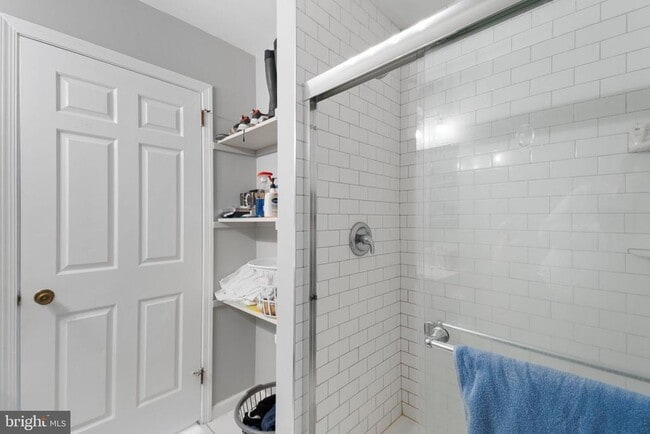 Building Photo - 45 Le Forge Ct