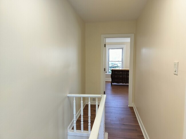 Building Photo - 148 Hamilton Ave