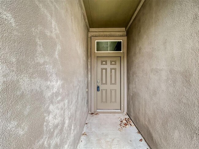 Building Photo - 2880 Donnell Dr