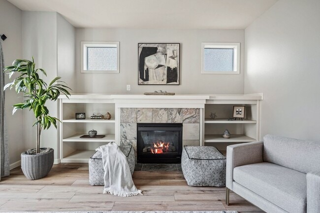 Building Photo - Updated home in Gardenside!