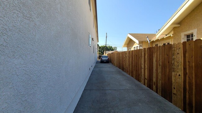 Building Photo - 76(812)