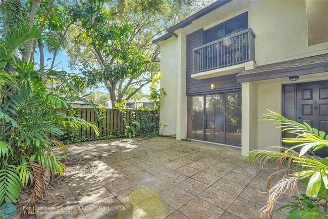 Building Photo - 3655 Cocoplum Cir
