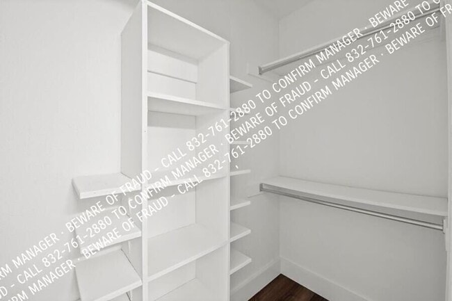 Building Photo - 9145 Drumcliffe Ln