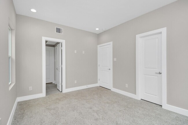 Building Photo - 2903 Sherwood Grn Ln