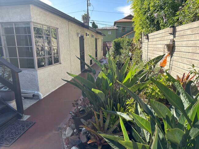 Outside - 710 Copeland Ct