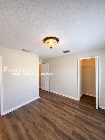 Building Photo - 8535 Gablebend Way