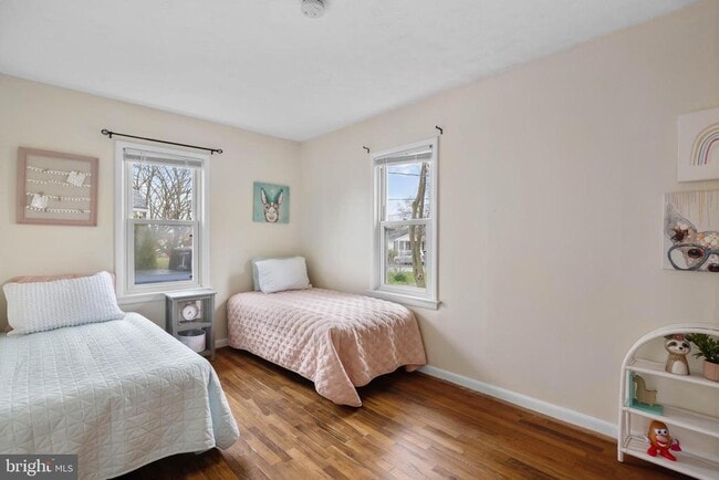 Building Photo - 405 E 7th Ave