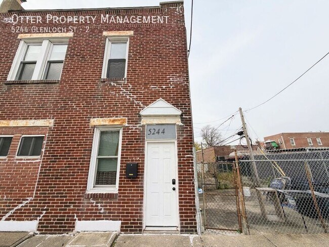 Building Photo - 5244 Glenloch St