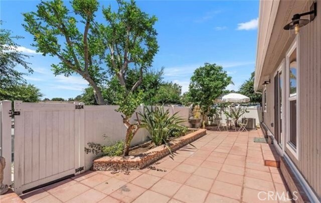 Building Photo - 25786 Via Lomas