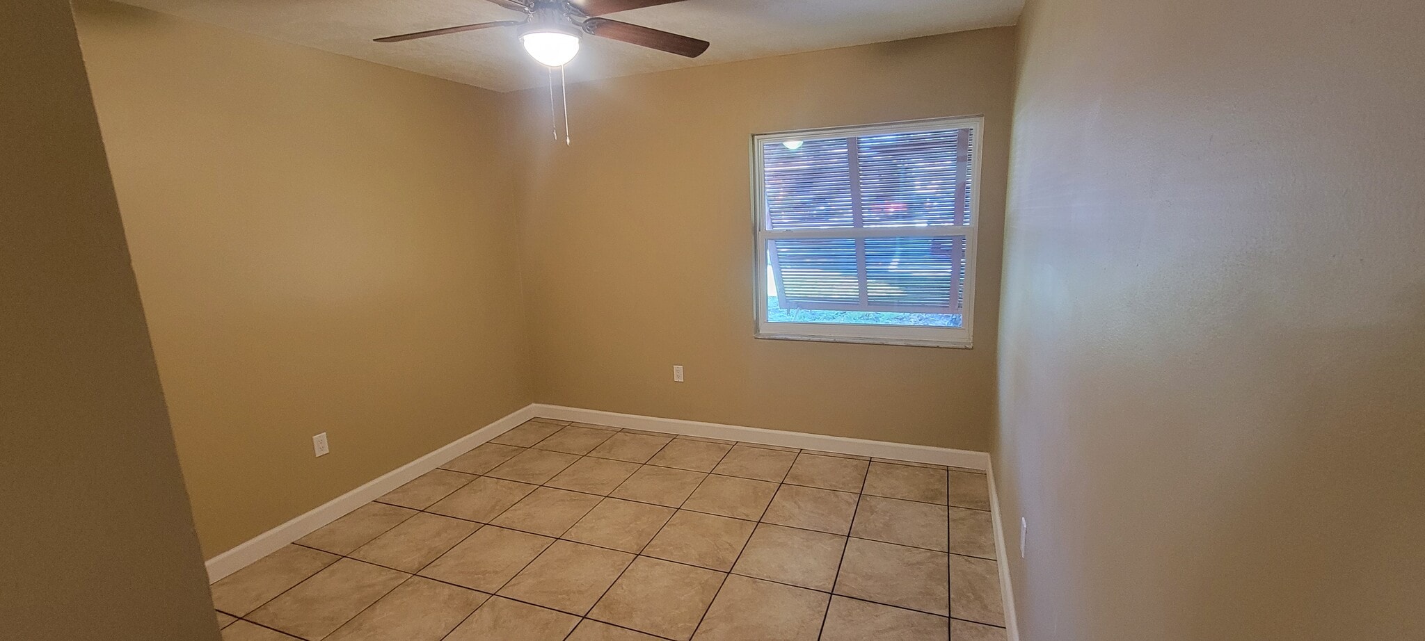 MASTER BEDROOM - 180 Magnolia Woods Ct