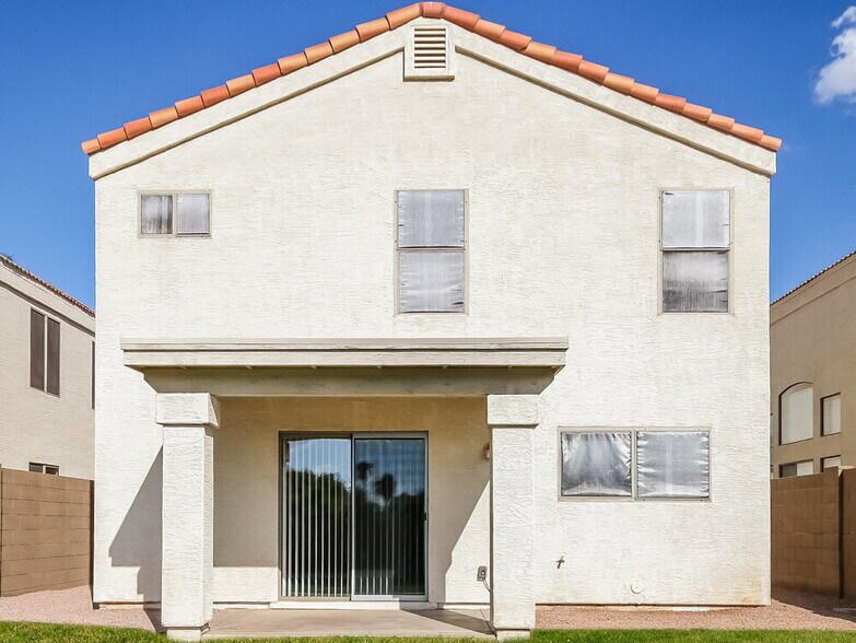 Building Photo - 250 W Juniper Ave