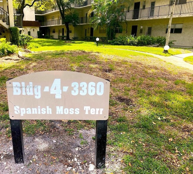 Building Photo - 3360 Spanish Moss Terrace