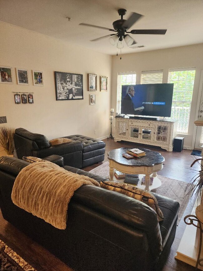 Building Photo - 14861 Santa Lucia Dr