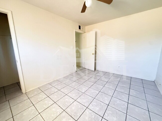 Building Photo - 2232 E Burgess Ln