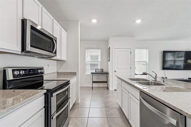 Building Photo - 5667 Chorleywood Ln