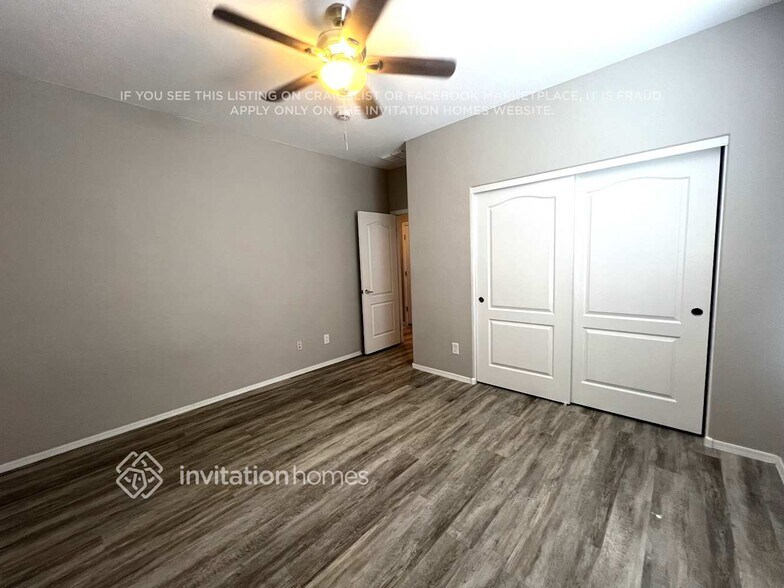 Building Photo - 1006 S Colonial Ct