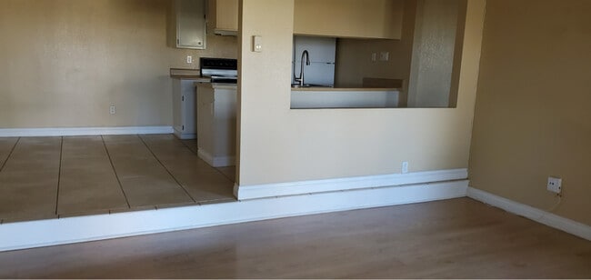 Building Photo - 13754 Mango Dr