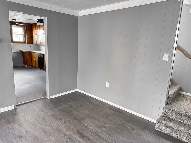 Building Photo - 222 W Union St