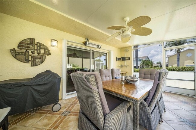Building Photo - 338 Waterside Dr