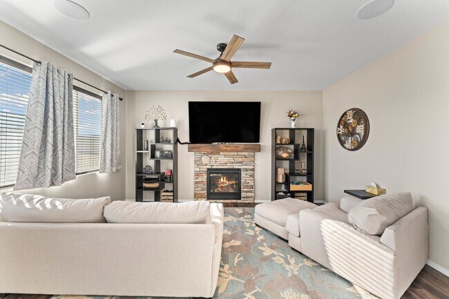 Building Photo - Beautiful 5-Bedroom, 4-Bathroom Home with ...