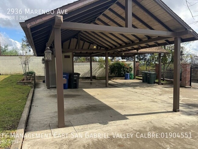 Building Photo - 2936 N Marengo Ave