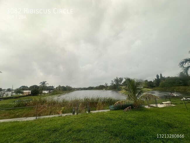 Building Photo - 3082 Hibiscus Cir