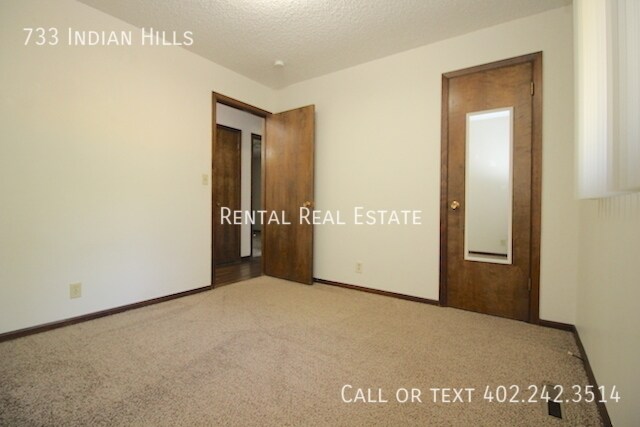 Building Photo - 733 Indian Hills Dr