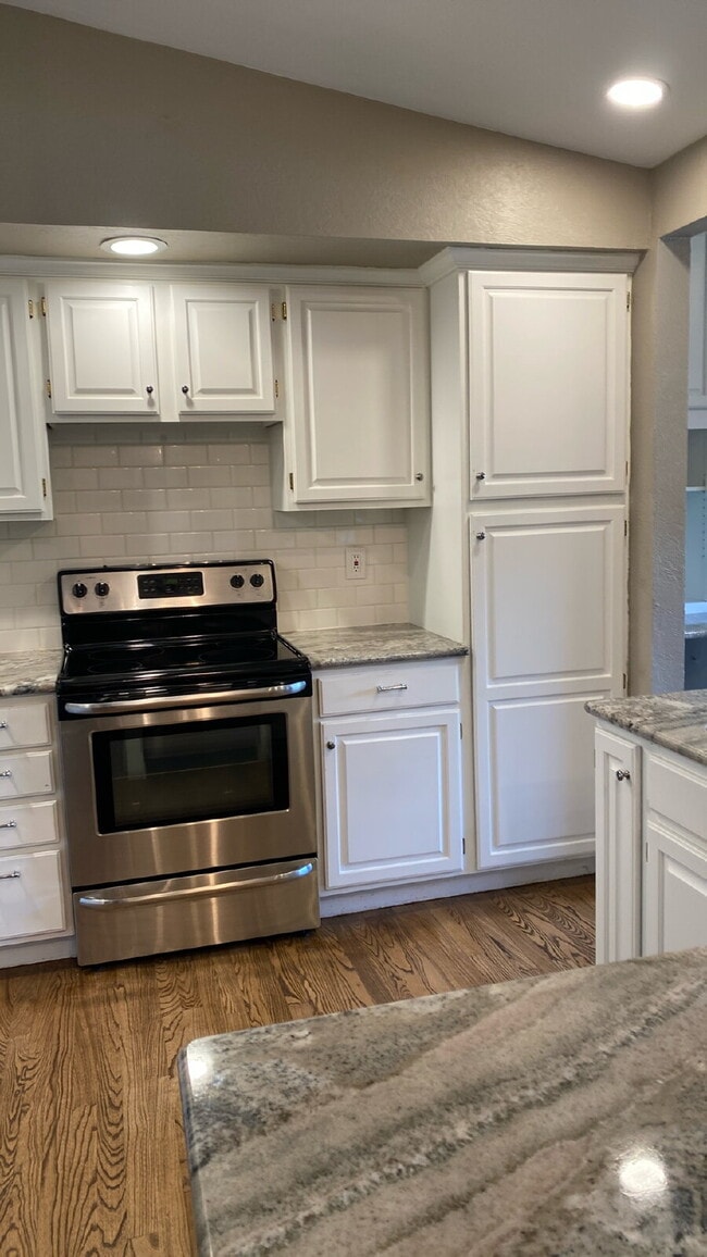 Building Photo - Westside White Buffalo