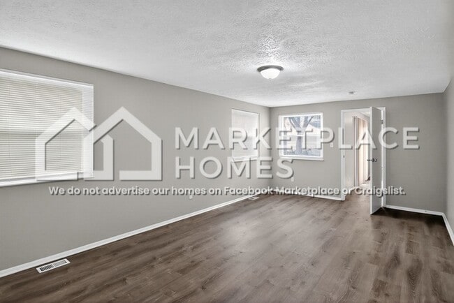 Building Photo - 916 Whidbey Ct