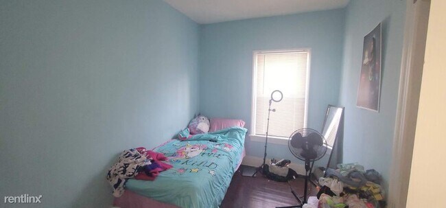 Building Photo - 3 br, 1 bath Duplex - 10518 Crestwood Aven...