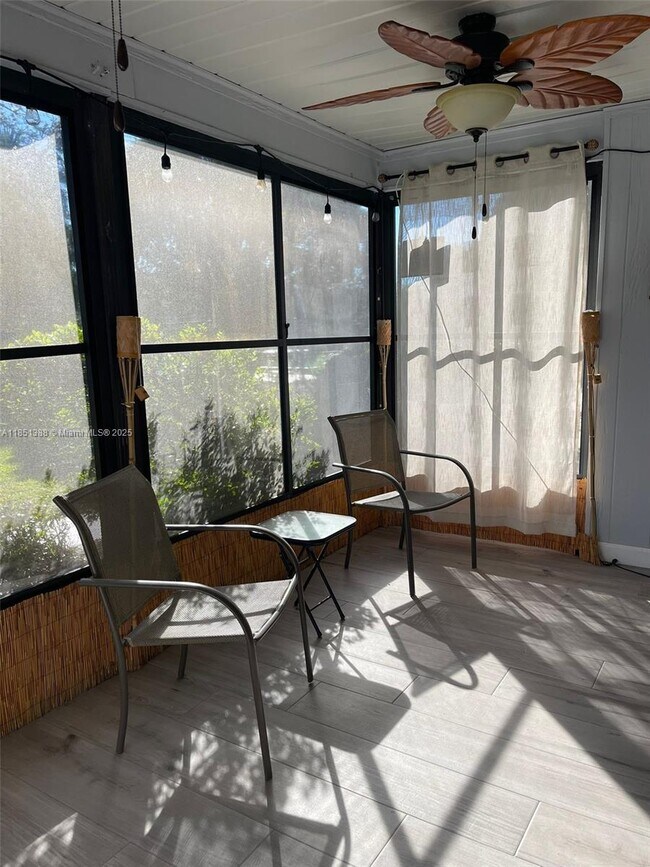 Building Photo - 4629 Vilabella Dr