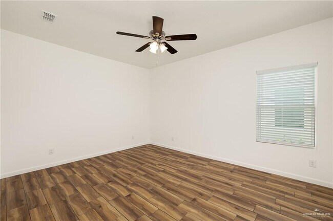 Building Photo - 21 E Viviana St