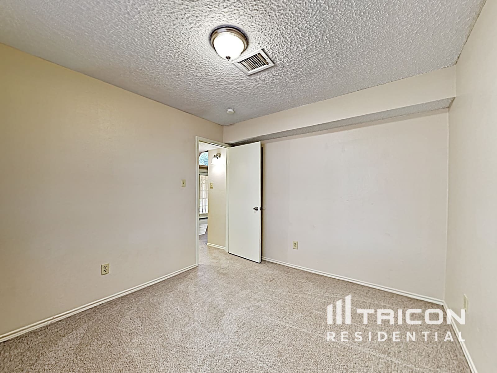Building Photo - 1304 Farley Dr