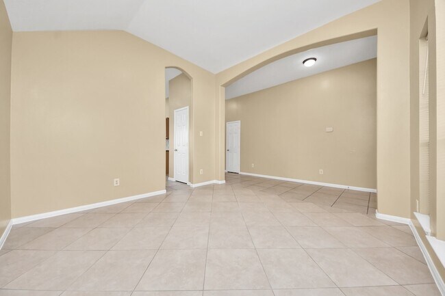 Building Photo - 8431 Taraglen Ct
