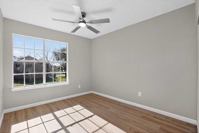 Building Photo - 5103 Devon Green Dr