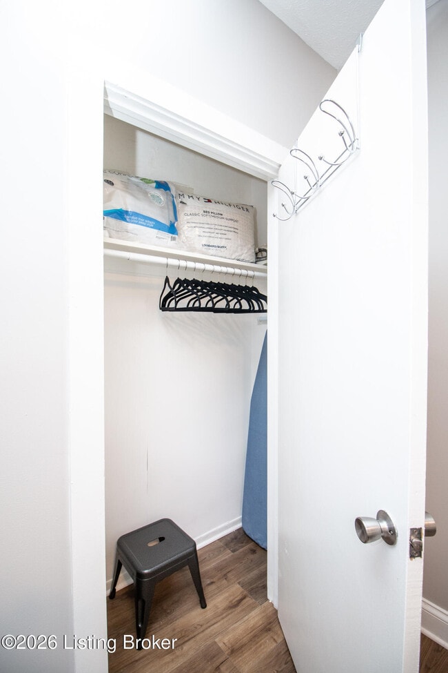 Building Photo - 1825 Frankfort Ave