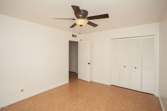 Building Photo - 3228 W Lisbon Ln