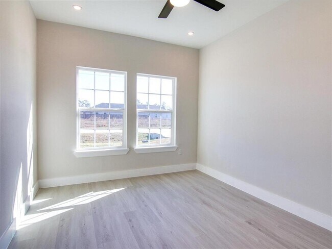 Building Photo - 6581 Rd 5503