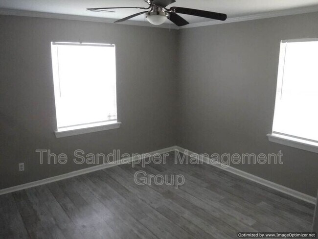 Building Photo - 1126 Mt Batten Dr